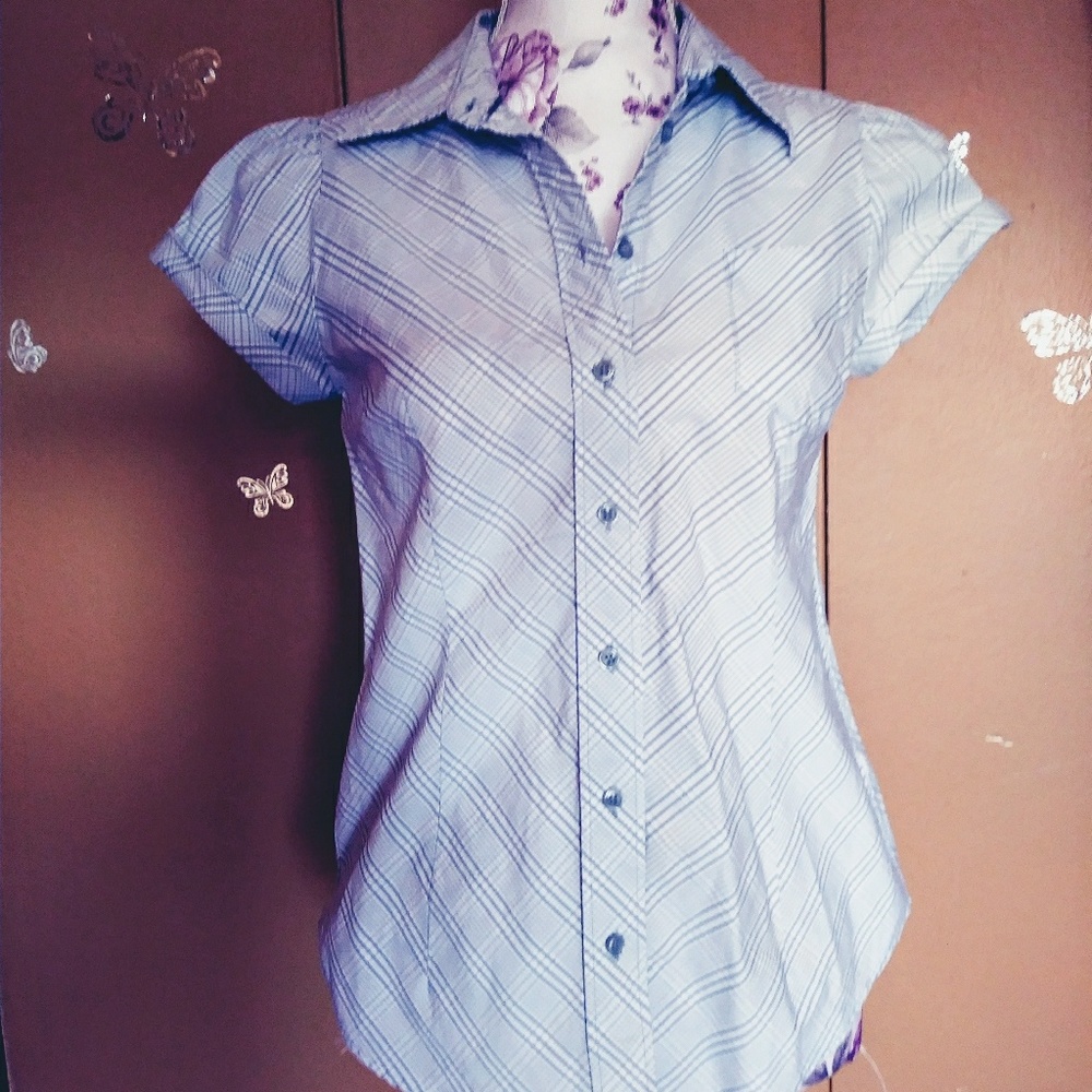 New York & Co Grey/White top